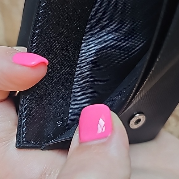 Prada Wallet - Picture 16 of 16